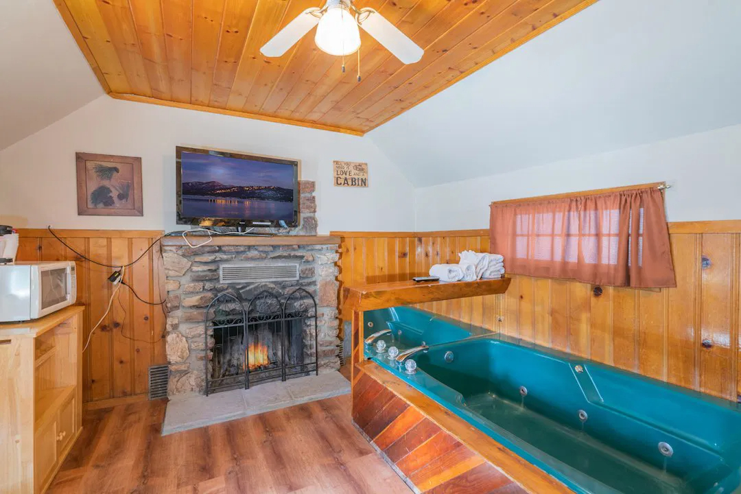Belclare Cabin interior at The Burgundy — view 4