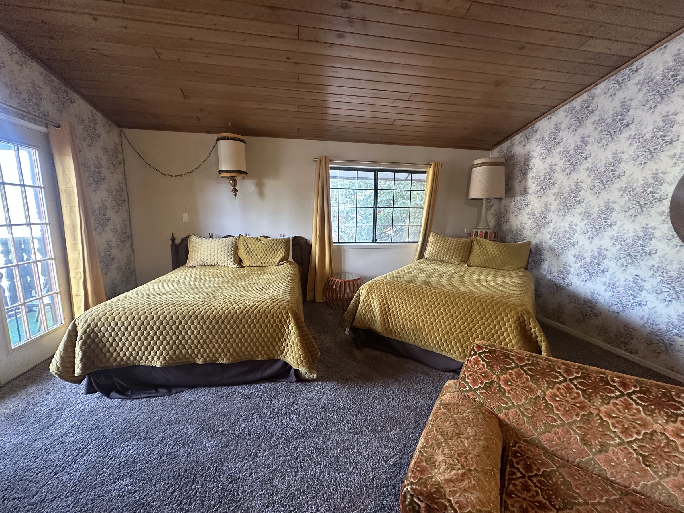 XL Spa Suite interior at The Burgundy — view 2
