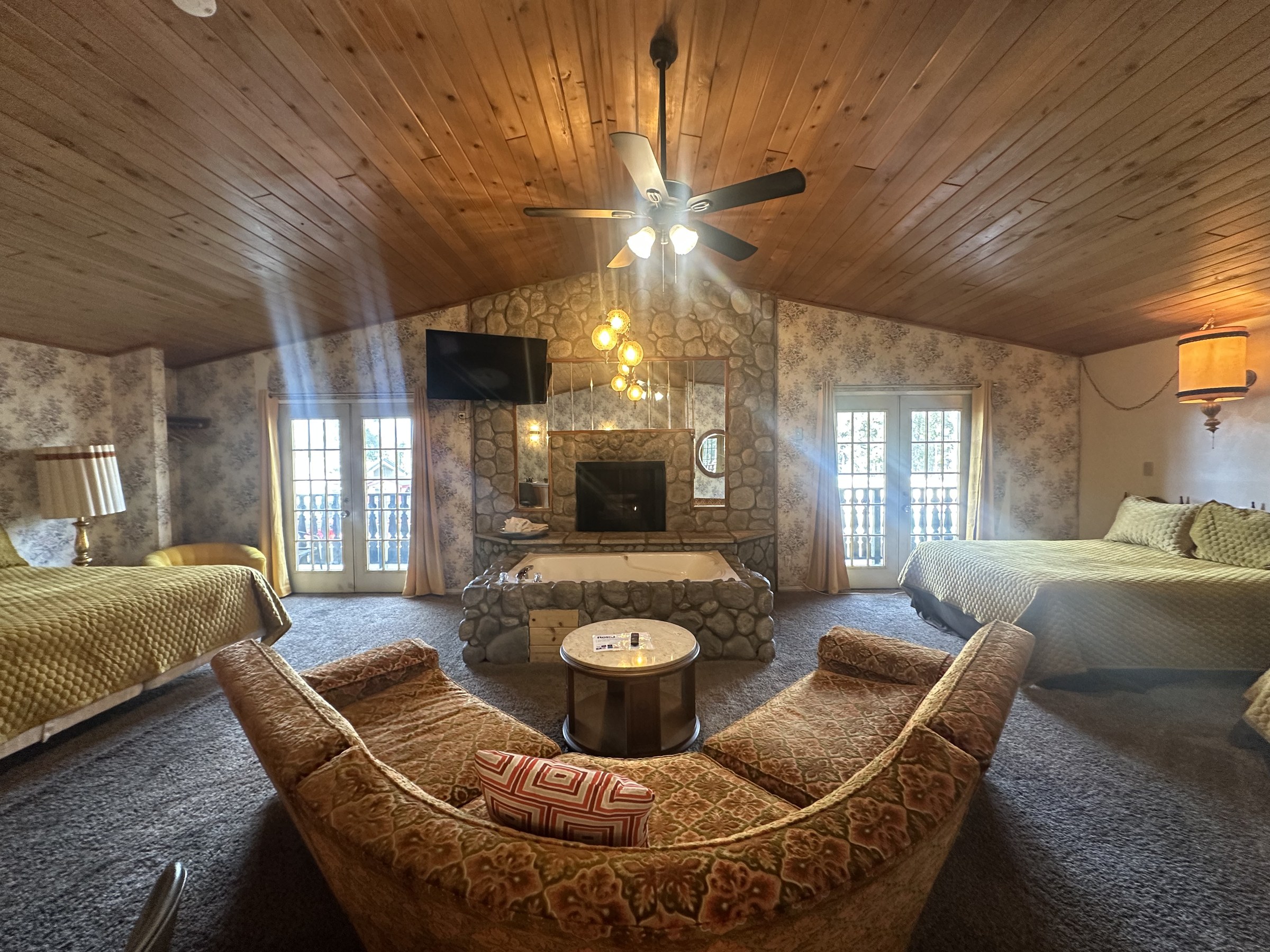 XL Spa Suite interior at The Burgundy — view 3